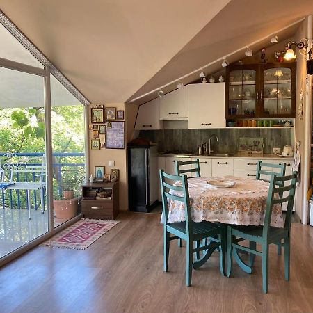 Nino'S Veranda Apartment Τελάβι Εξωτερικό φωτογραφία