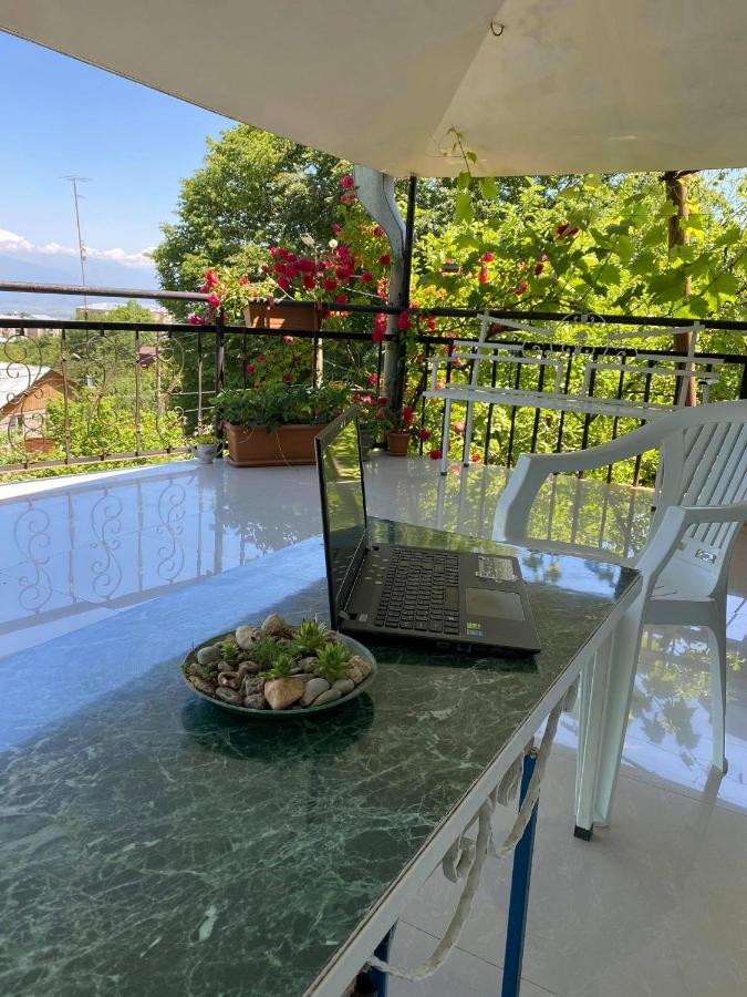 Nino'S Veranda Apartment Τελάβι Εξωτερικό φωτογραφία