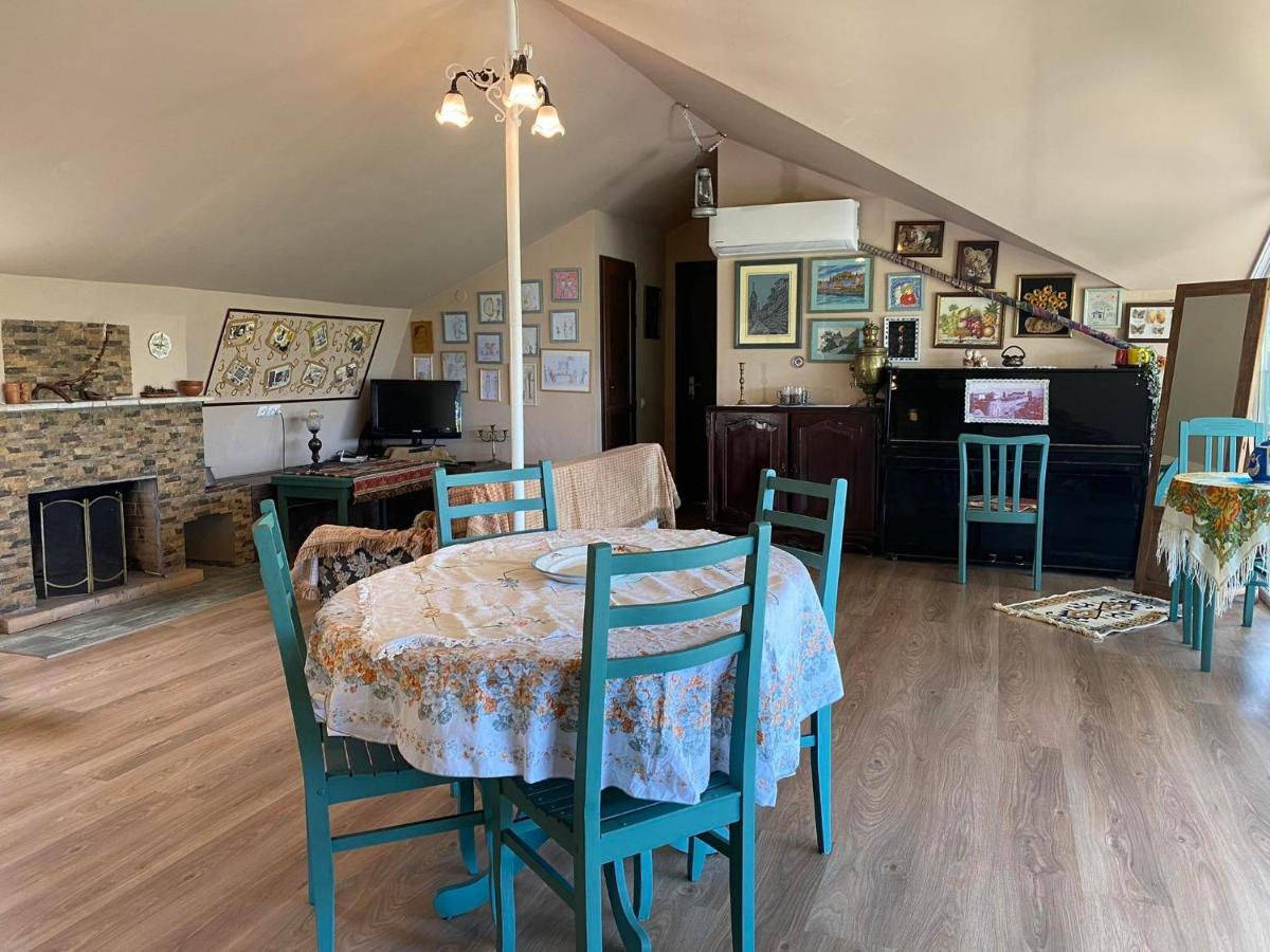 Nino'S Veranda Apartment Τελάβι Εξωτερικό φωτογραφία